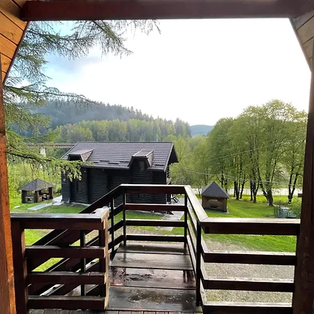 Karpatskyy 山林小屋